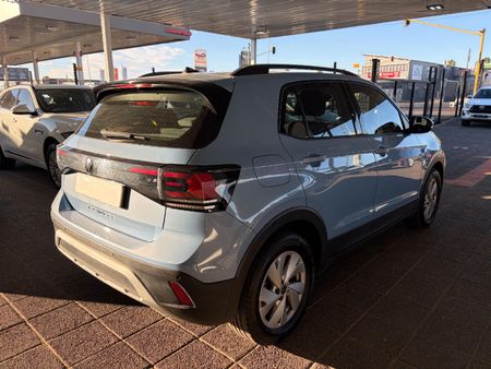 2025-Volkswagen-T-Cross-10-TSI-Life-Auto_3