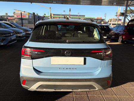 2025-Volkswagen-T-Cross-10-TSI-Life-Auto_4