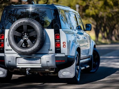 2020-Land-Rover-Defender-110-D240-First-Edition-177kW_18