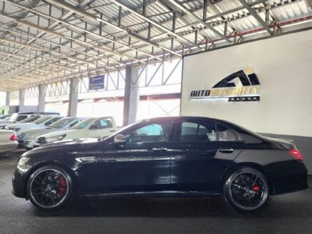 2019-Mercedes-AMG-E-Class-E63-S-AMG-4Matic_16