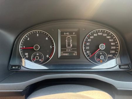 2018-Volkswagen-Caddy-Maxi-CrewBus-20-TDI_13