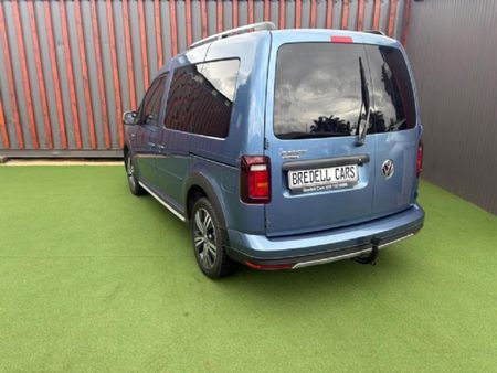 2019-Volkswagen-Caddy-Alltrack-20-TDI_4