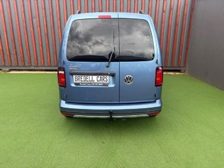 2019-Volkswagen-Caddy-Alltrack-20-TDI_5