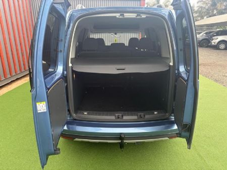 2019-Volkswagen-Caddy-Alltrack-20-TDI_8