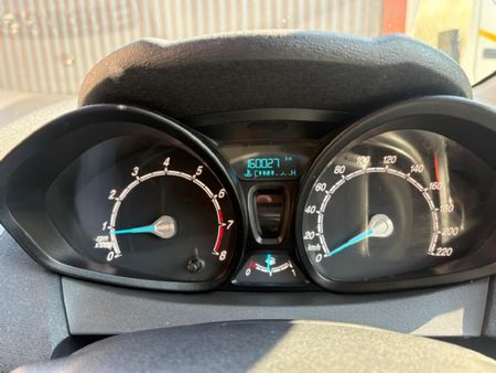2017-Ford-Fiesta-14-Ambiente-5-dr_12