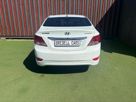 2012-Hyundai-Accent-16-GLS-Fluid_5