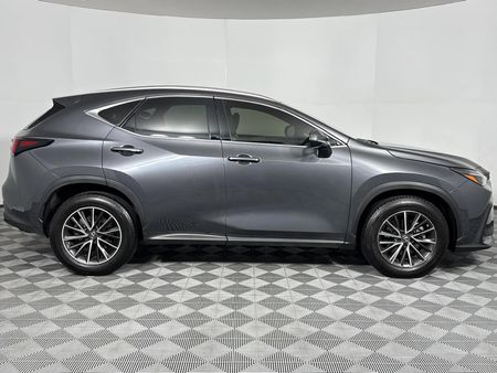 2023-Lexus-NX-250-EX_18