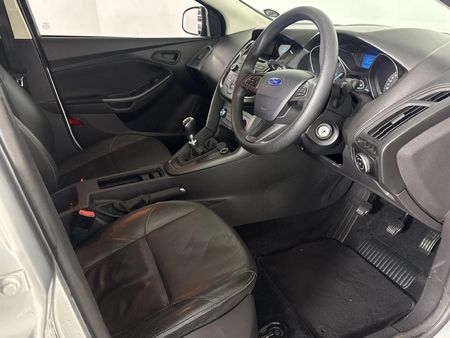 2017-Ford-Focus-16-TDCi-Ambiente-5-dr_9