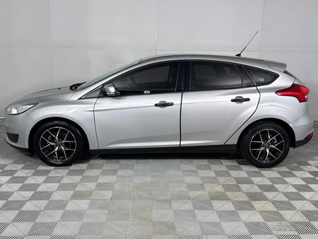 2017-Ford-Focus-16-TDCi-Ambiente-5-dr_18