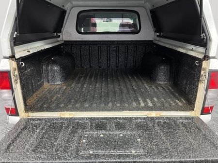 2019-Nissan-NP300-24i-Hi-Rider-Double-Cab_10