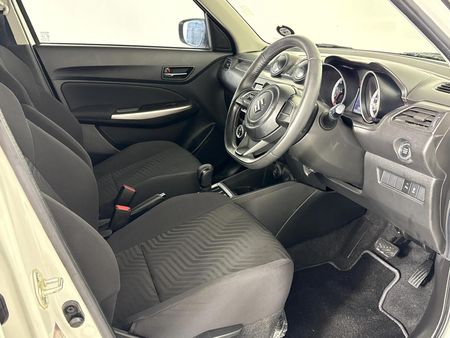 2022-Suzuki-Swift-12-GLX-Auto_9