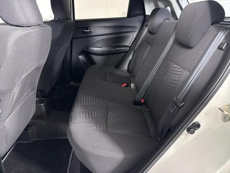 2022-Suzuki-Swift-12-GLX-Auto_3