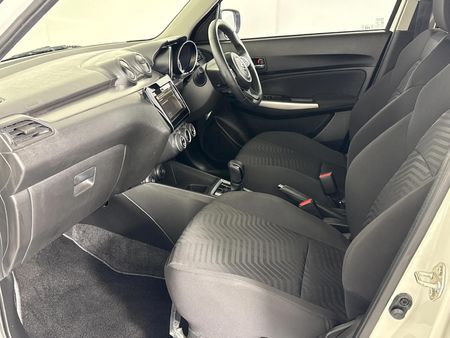 2022-Suzuki-Swift-12-GLX-Auto_8