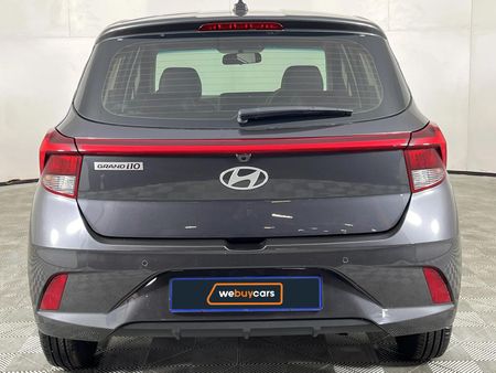 2025-Hyundai-Grand-i10-10-Motion_17