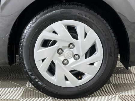 2025-Hyundai-Grand-i10-10-Motion_5