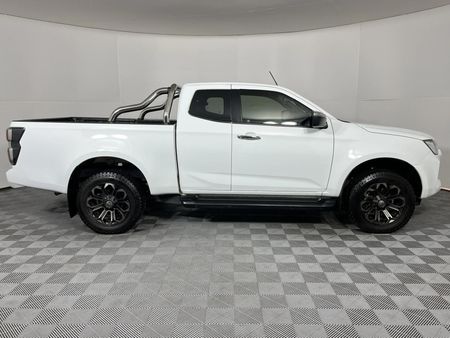 2024-Isuzu-D-Max-30-DDI-LSE-Auto-Extended-Cab_16