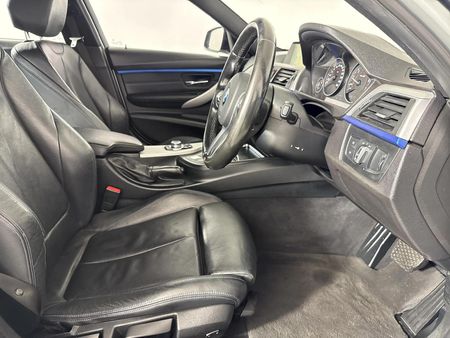 2017-BMW-3-Series-318i-M-Sport-Auto_9