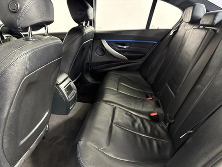 2017-BMW-3-Series-318i-M-Sport-Auto_3
