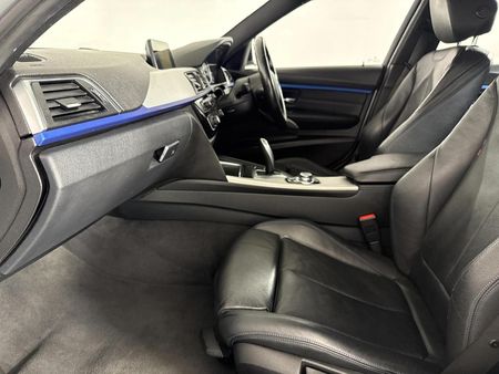 2017-BMW-3-Series-318i-M-Sport-Auto_8
