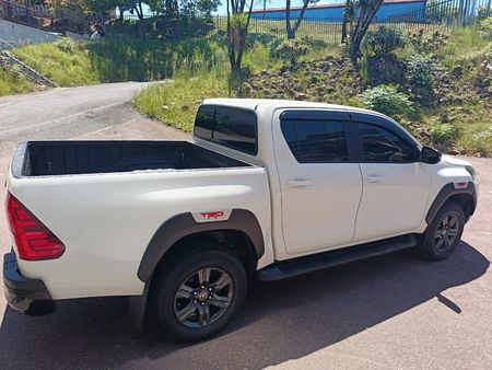 2025-Toyota-Hilux-28-GD-6-RB-Legend-55-4x4-Auto-Double-Cab_3