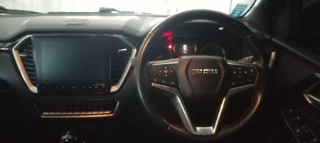 2024-Isuzu-D-Max-30-DDI-V-Cross-HR-Auto-Double-Cab_14