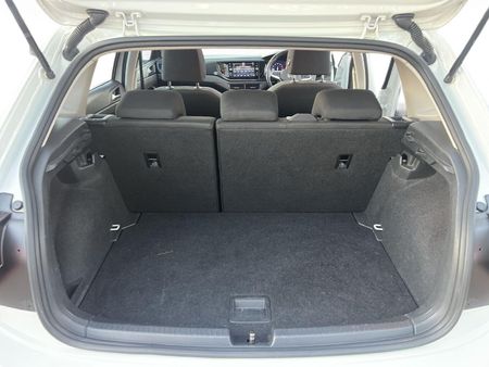 2022-Volkswagen-Polo-10-TSI-Life-Auto-DSG_9