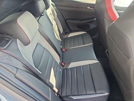 2026-Volkswagen-Golf-8-GTI-20-TSI-DSG_14