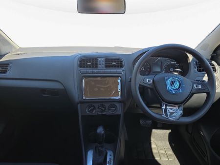 2026-Volkswagen-Polo-Vivo-14-Life_10