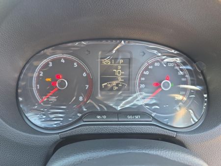 2026-Volkswagen-Polo-Vivo-14-Life_12