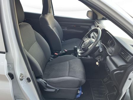2025-Suzuki-Ertiga-15-GA_13