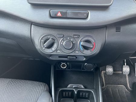 2025-Suzuki-Ertiga-15-GA_17