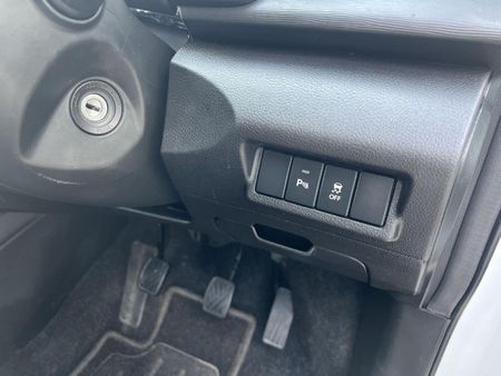 2025-Suzuki-Ertiga-15-GA_19