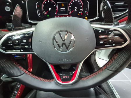 2022-Volkswagen-Polo-20-GTI-Auto-147kW_17