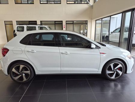 2022-Volkswagen-Polo-20-GTI-Auto-147kW_7