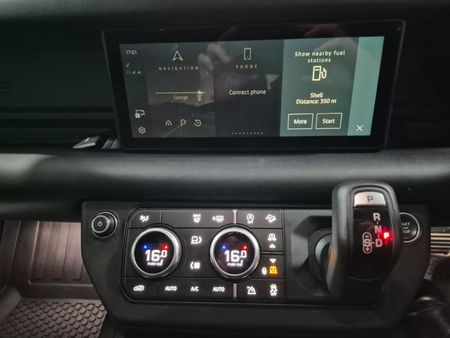 2021-Land-Rover-Defender-110-P400-X-294kW_9