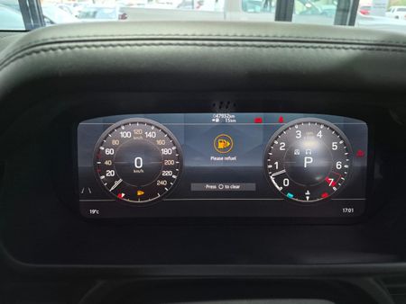 2021-Land-Rover-Defender-110-P400-X-294kW_10