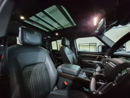 2021-Land-Rover-Defender-110-P400-X-294kW_11