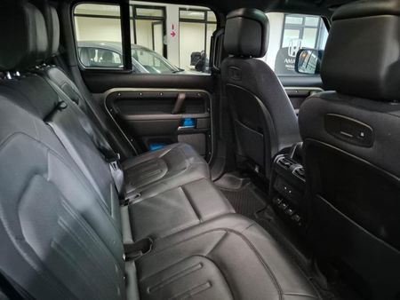 2021-Land-Rover-Defender-110-P400-X-294kW_12