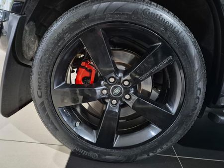 2021-Land-Rover-Defender-110-P400-X-294kW_13