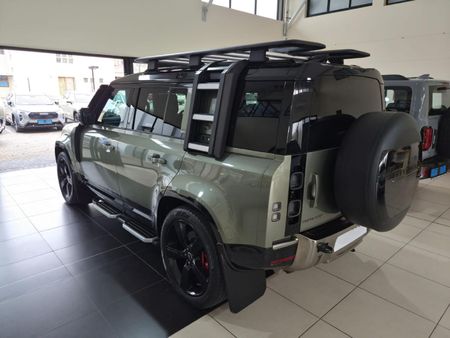 2021-Land-Rover-Defender-110-P400-X-294kW_4