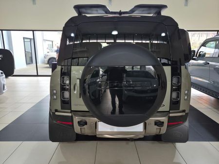 2021-Land-Rover-Defender-110-P400-X-294kW_5
