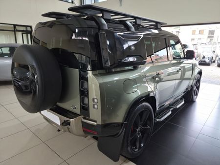 2021-Land-Rover-Defender-110-P400-X-294kW_6