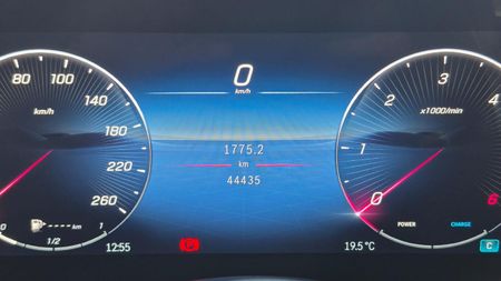 2023-Mercedes-Benz-GLC-300D-4Matic_10