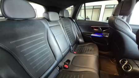 2023-Mercedes-Benz-GLC-300D-4Matic_12