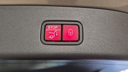 2023-Mercedes-Benz-GLC-300D-4Matic_19