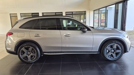 2023-Mercedes-Benz-GLC-300D-4Matic_6