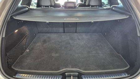 2023-Mercedes-Benz-GLC-300D-4Matic_7