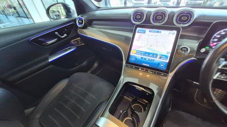 2023-Mercedes-Benz-GLC-300D-4Matic_8