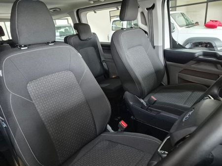 2025-Ford-Tourneo-Custom-20-TDCi-LWB-Trend-Auto_11