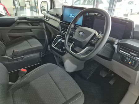 2025-Ford-Tourneo-Custom-20-TDCi-LWB-Trend-Auto_8